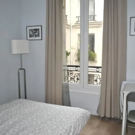 De 80 M² Proche Gare Du Nord