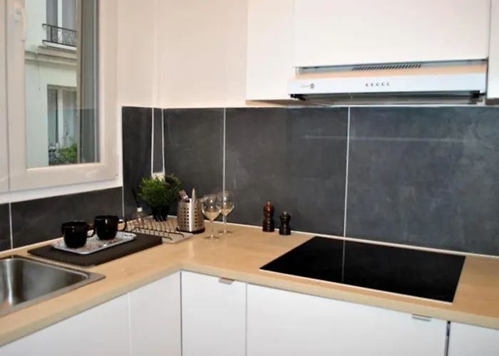 De 80 M² Proche Gare Du Nord Appartement *